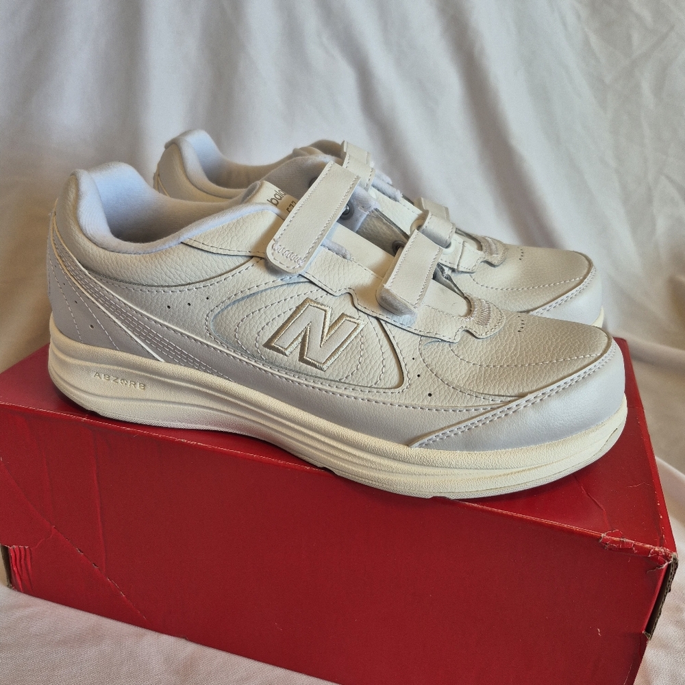 NIB New Balance 577 Walking Shoes Sneakers Womens 10 Wide White 2 Straps WW577VW